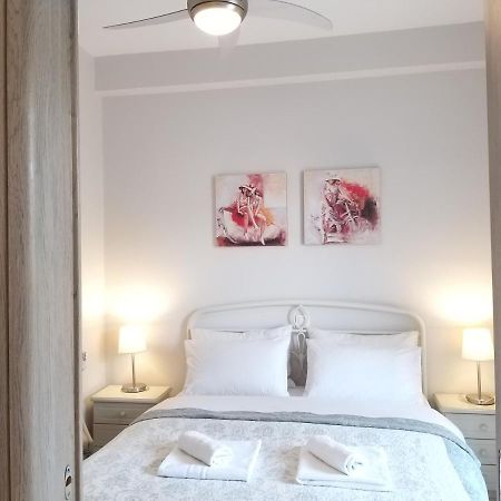 New, Bright, Cozy, Autonomous Apartment With Private Entrance And Garden, 42 M2, 5Min To The Beach And City Center Kalamata Exteriör bild