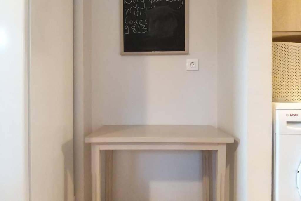 New, Bright, Cozy, Autonomous Apartment With Private Entrance And Garden, 42 M2, 5Min To The Beach And City Center Kalamata Exteriör bild